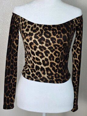Leopard Print Peek a boo Shoulder Top XS